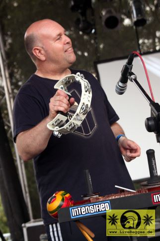 Intensified (UK) Mighty Sounds Festival - Tabor (CZ) - Orange Stage - 17. Juli 2009 (2).jpg